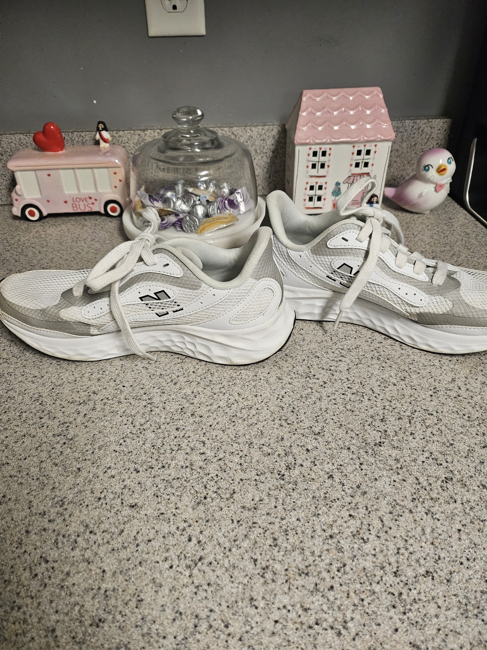 New Balance White Running Sneakers with Black Logo - Picture 8 of 8